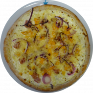 Kürbispizza mit Schinken, Creme fraiche, Walnüssen, Chili, Rosmarin und Mozzarella (2,19,51,73,81)