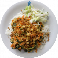 Vegan: Kichererbsencurry mit Spinat und frischen Möhren (3,18,81), Basmatireis und Salatgarnitur