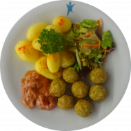 Vegan: 6 frittierte Kichererbsenbällchen 'Falafel' (81), mediterraner Sojajoghurt-Dip (3,18), Kräuter-Chili-Kartoffeln, Salatgarnitur