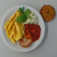 Schweinerückensteak 'Letscho' (9,51,81), Steakfries und gemischter Salat + 1 Cookie (15,18,19,81)